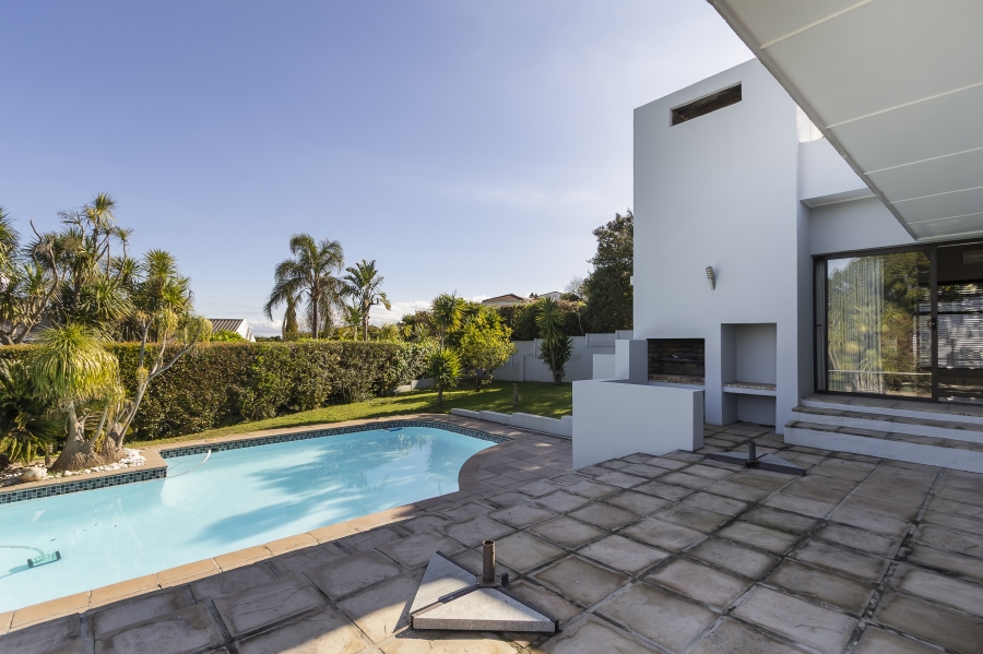 To Let 4 Bedroom Property for Rent in Helderberg Estate Western Cape